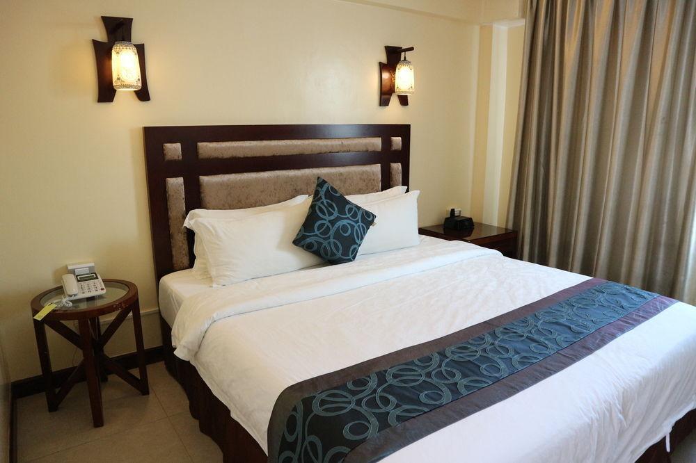 Golden Phoenix Hotel Boracay Manoc-Manoc Экстерьер фото