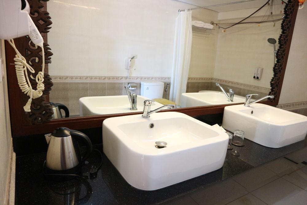 Golden Phoenix Hotel Boracay Manoc-Manoc Экстерьер фото